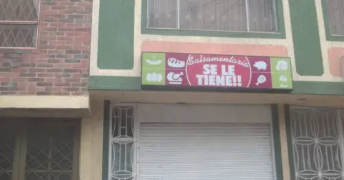 SE LE TIENE SALSAMENTARIA SE LE TIENE SALSAMENTARIA